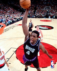 2001: Chris Webber#4 of the Sacramento Kings soars to the basket for a slam dunk against of the Portland Trail Blazers during the NBA Game at The Rose Garden in Portland, Oregon. NOTE TO USER: User expressly acknowledges and agrees that, by downloading and/or using this Photograph, User is consenting to the terms and conditions of the Getty Images License Agreement.  Mandatory copyright notice:  Copyright 2001 NBAE   Mandatory Credit: Sam Forencich /NBAE/Getty Images